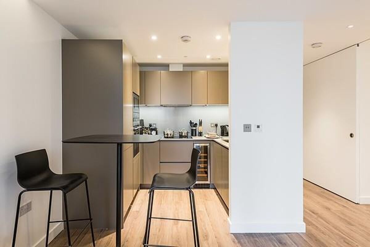 flat to rent in Cashmere House, Goodman's Fields, Aldgate, London E1