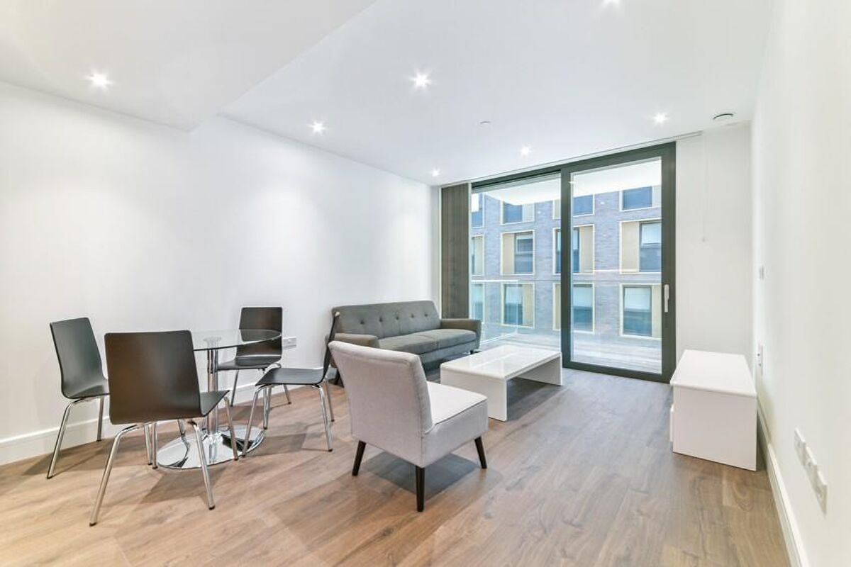 flat to rent in Neroli House, Goodman's Fields, Aldgate, London E1