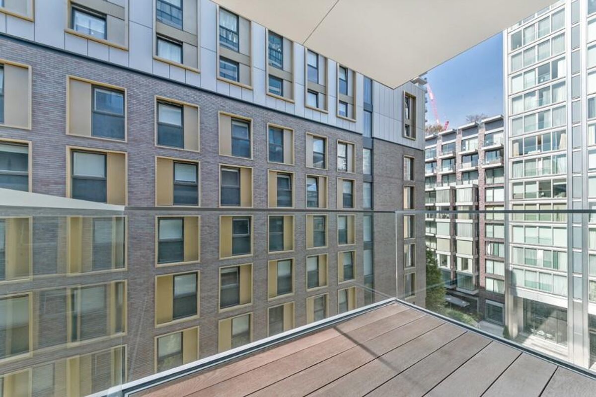 flat to rent in Neroli House, Goodman's Fields, Aldgate, London E1
