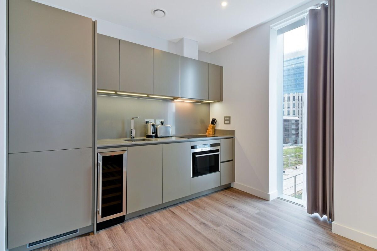 Flat to rent in Cashmere House, Goodman's Fields, Aldgate, London E1 ALQ334932 Knight Frank
