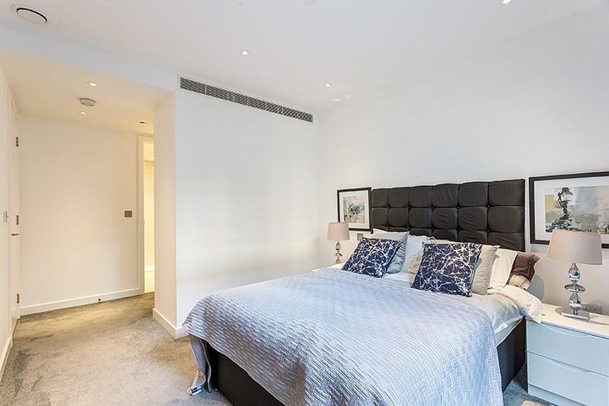 flat to rent in Cashmere House, Goodman's Fields, Aldgate, London E1