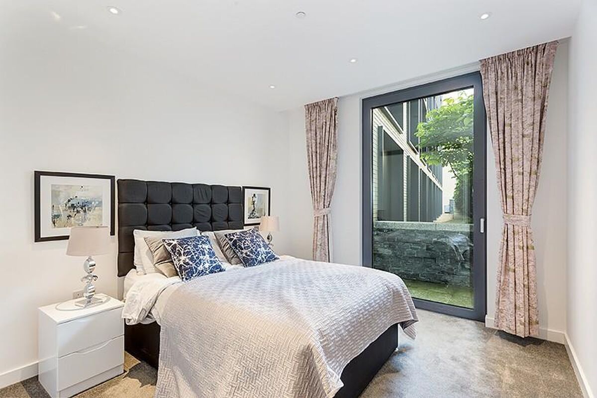 flat to rent in Cashmere House, Goodman's Fields, Aldgate, London E1