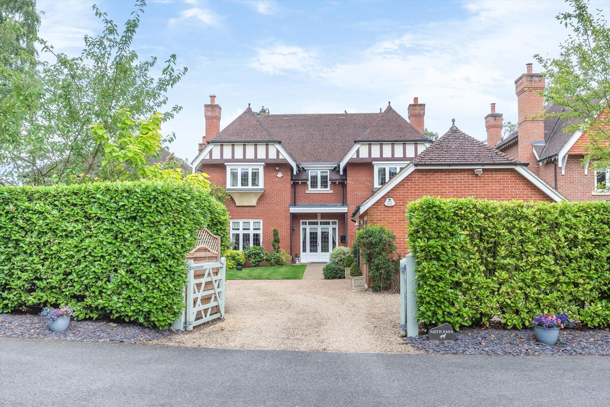 house for sale in Sandhurst Road, Finchampstead, Wokingham, Berkshire