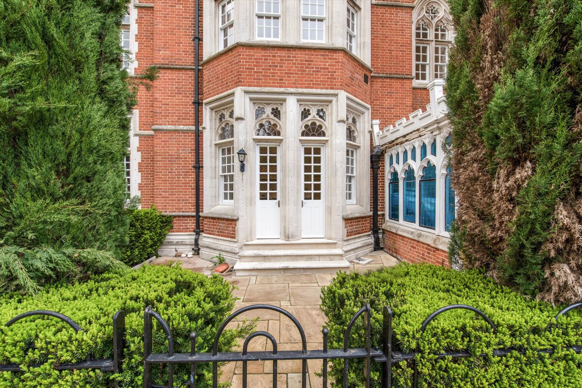 house for sale in Crossland House, Holloway Drive, Virginia Water