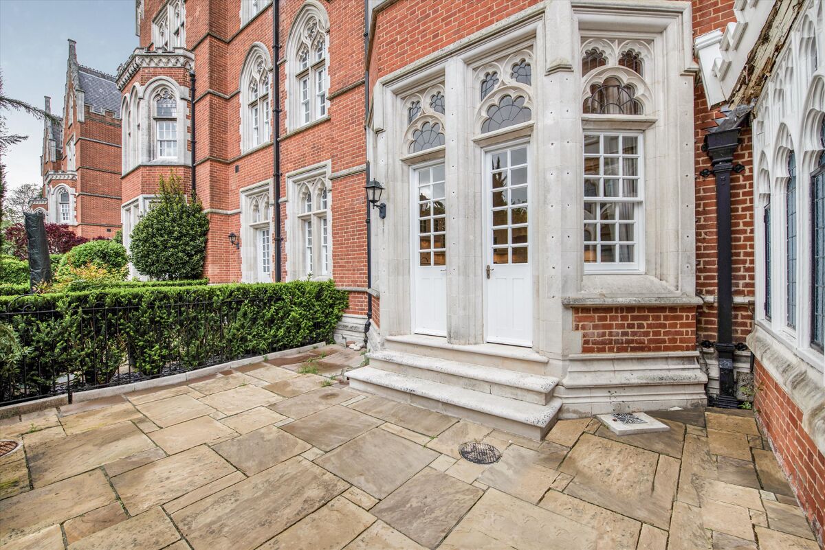 house for sale in Crossland House, Holloway Drive, Virginia Water