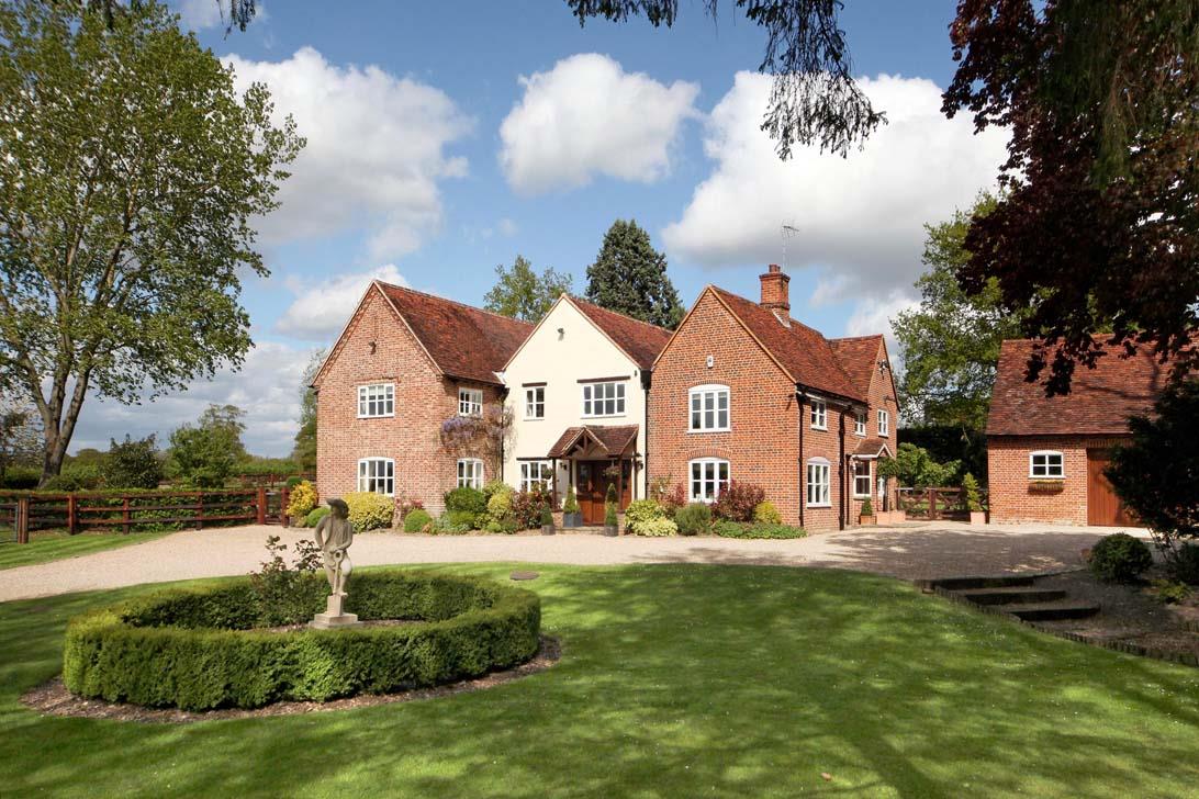 Country properties, land & Farms for sale or rent UKLandandFarms.co.uk