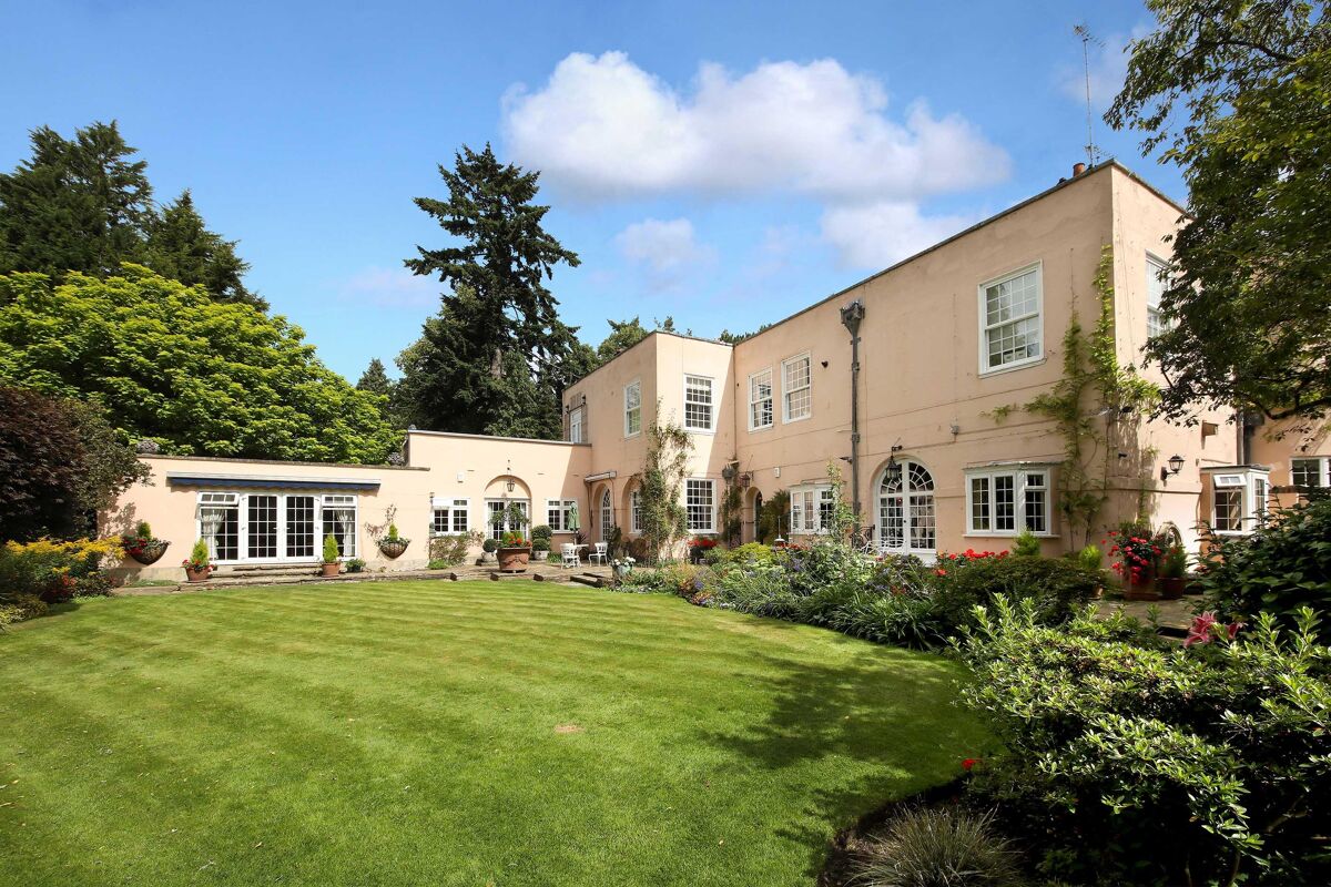 flat for sale in London Road, Sunningdale, Ascot, Surrey, SL5