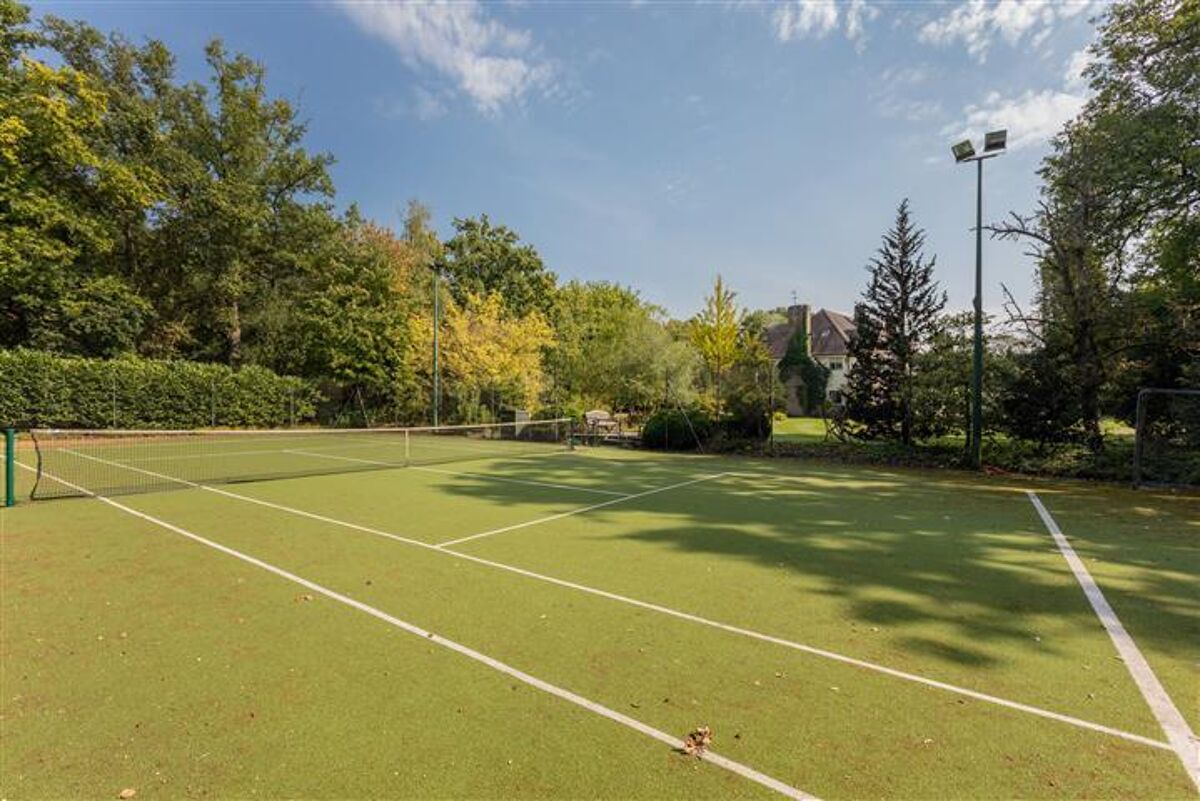 house for sale in Sandpit Hall Road, Chobham, Woking, Surrey, GU24