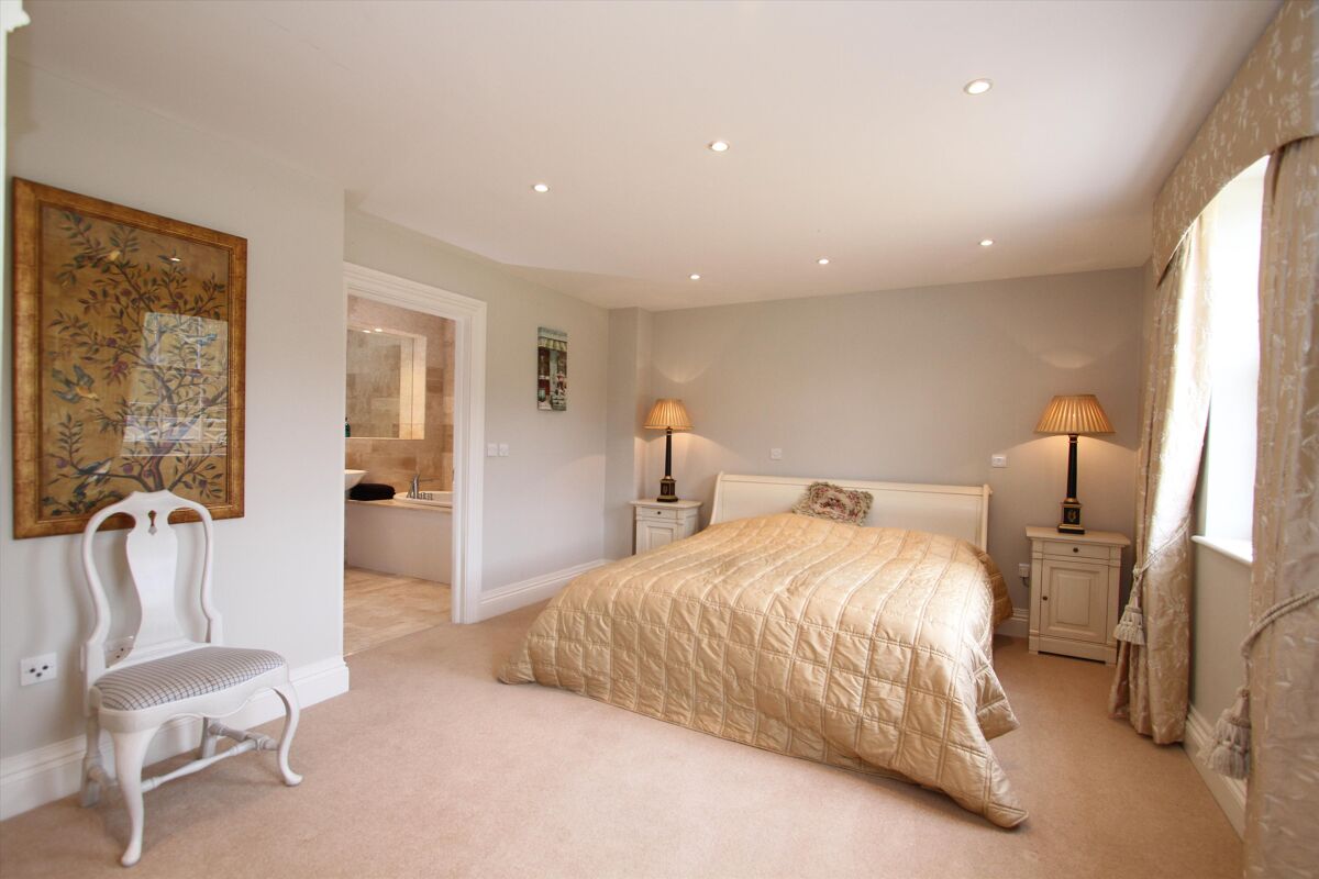 house for sale in The Ridges, Finchampstead, Wokingham, Berkshire, RG40 ASC012090040 Knight