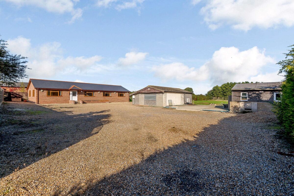 house for sale in Ascot Road, Holyport, Maidenhead, Berkshire, SL6