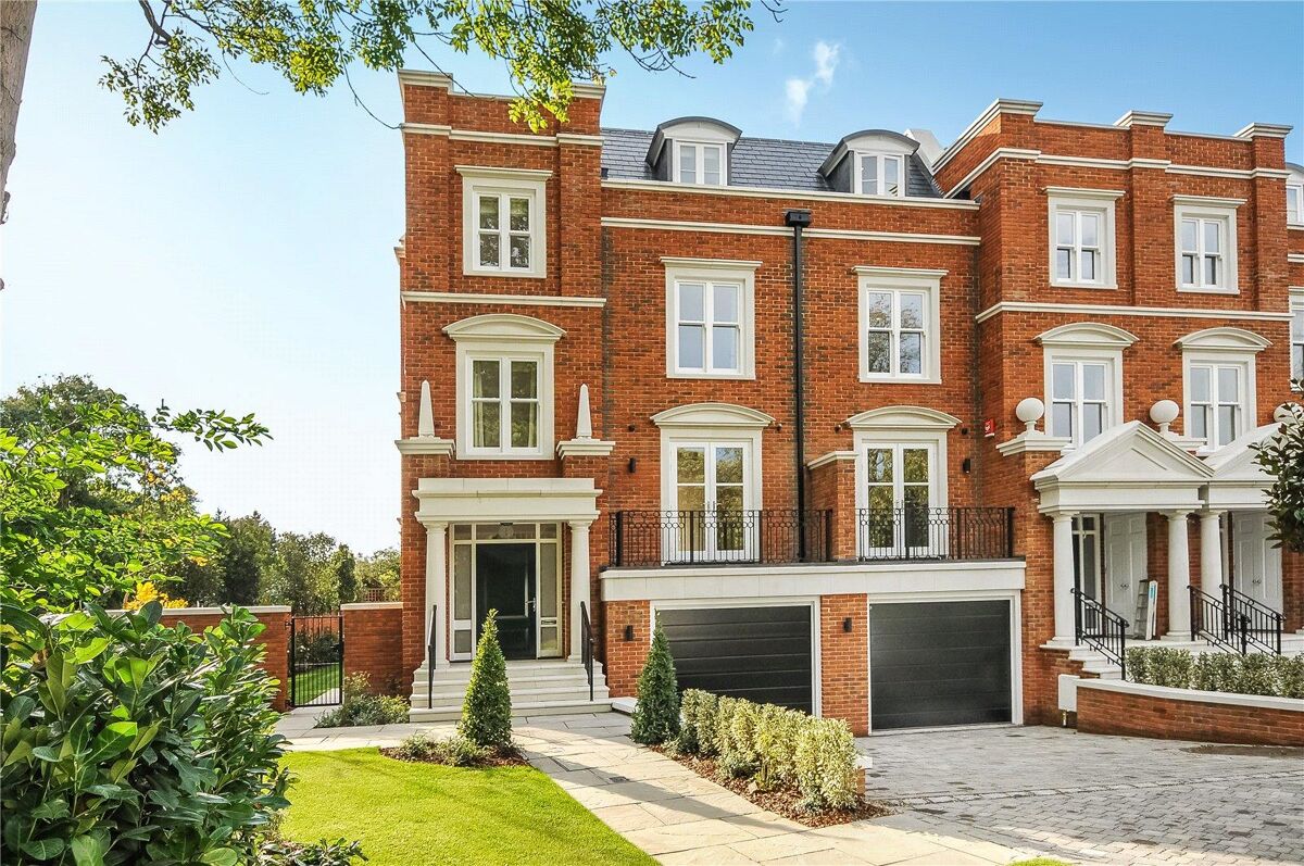 house for sale in Long Walk Villas, 76a Kings Road, Windsor, Berkshire, SL4 ASC012100022