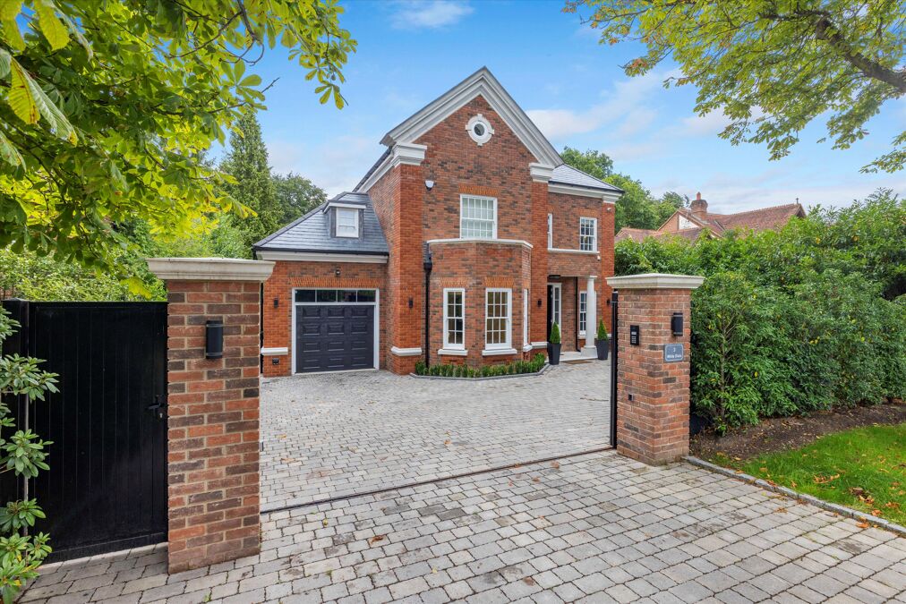 Image of Abbey Road, Wentworth, Surrey, GU25