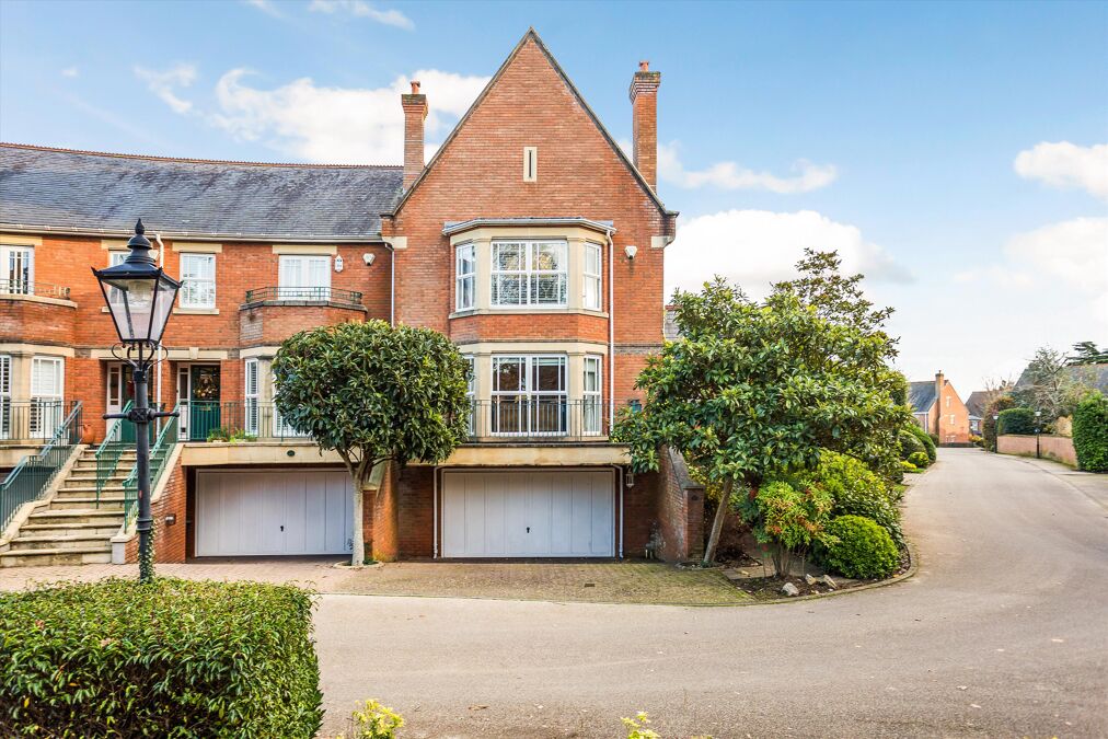 Image of Sandy Lane, Virginia Water, Surrey, GU25