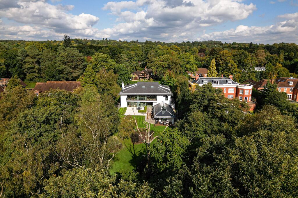 Image of Keepers Walk, Virginia Water, Surrey, GU25.