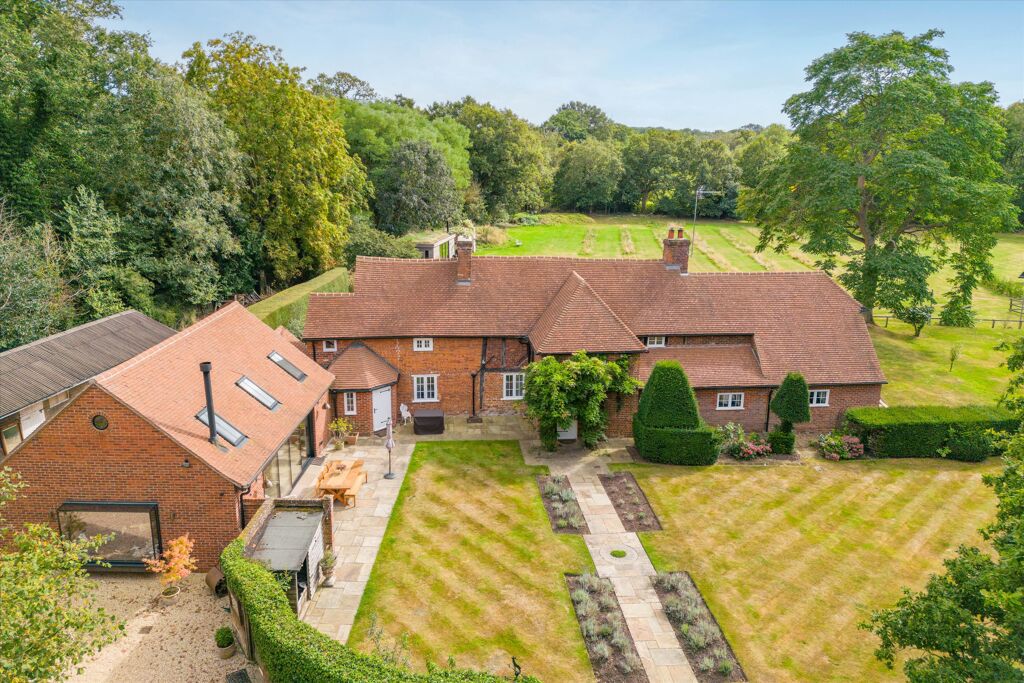 Image of Monks Alley, Binfield, Berkshire, RG42