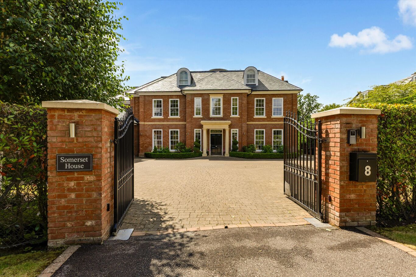 Image of Nuns Walk, Virginia Water, Surrey GU25