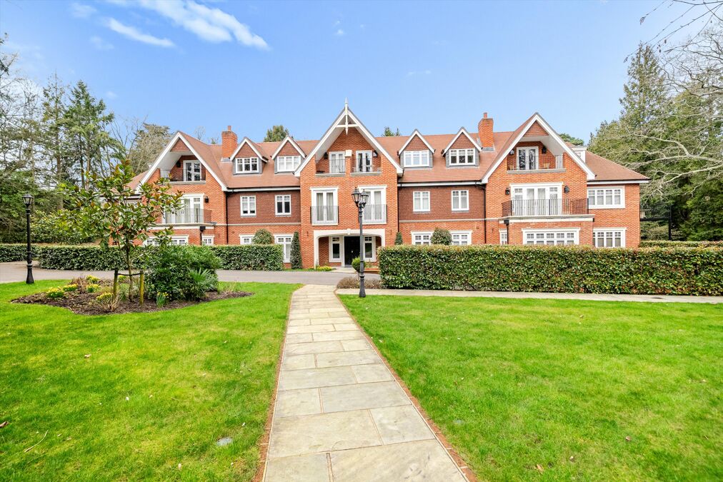 Image of Heathfield Avenue, Sunninghill, Berkshire, SL5
