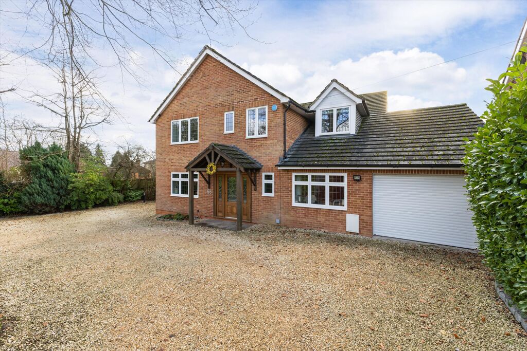 Image of Simons Walk, Englefield Green, Egham, Surrey, TW20