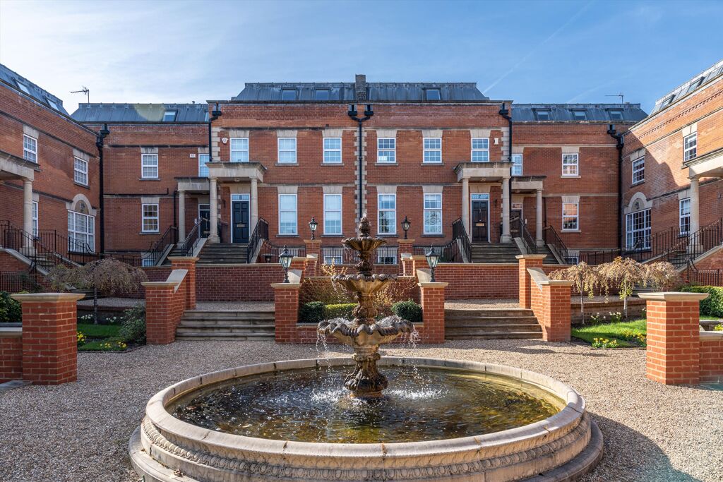 Image of London Road, Sunninghill, Ascot, Berkshire SL5