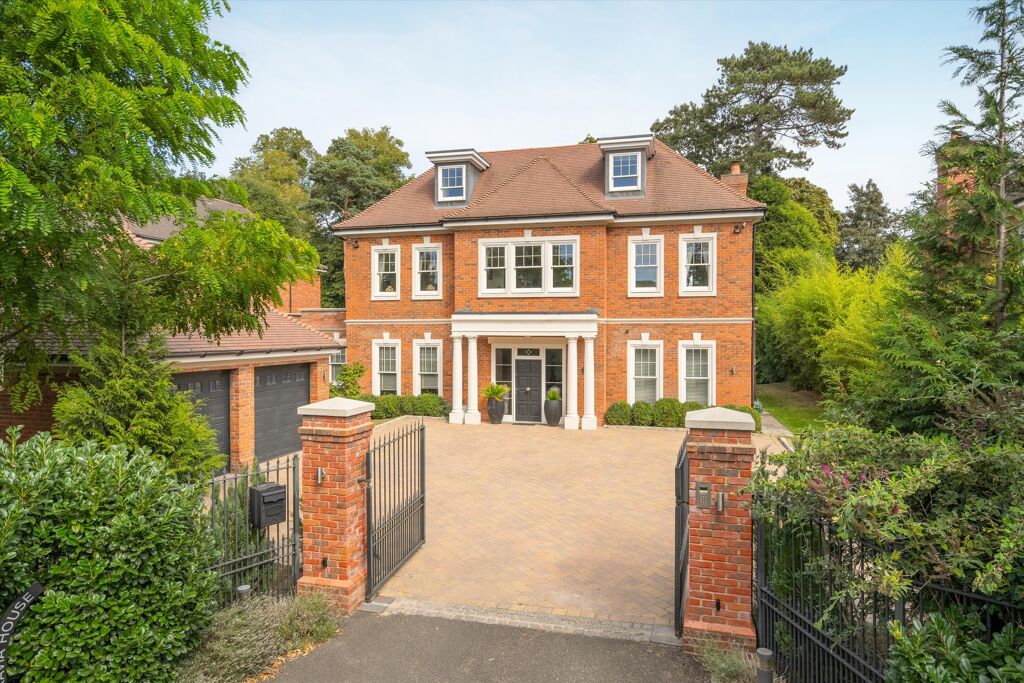 Image of Imperial Row, Ascot, Berkshire SL5