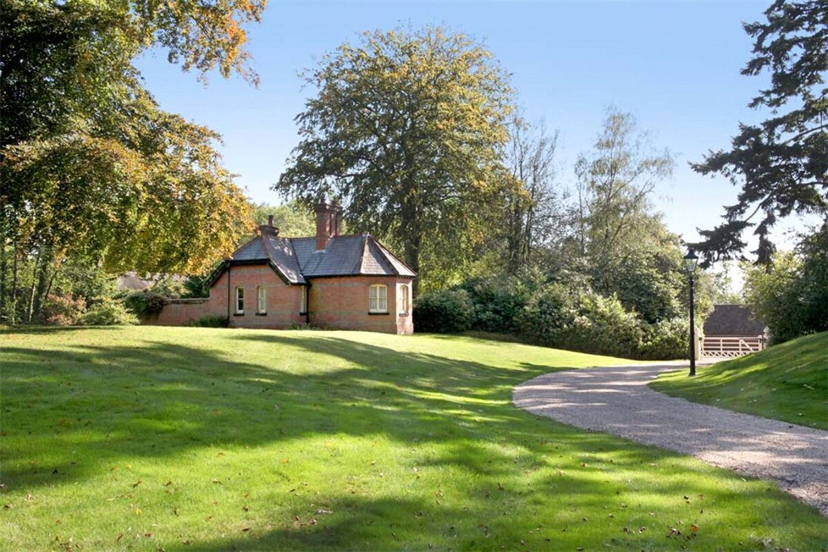 house for sale in North Court, The Ridges, Finchampstead, Berkshire