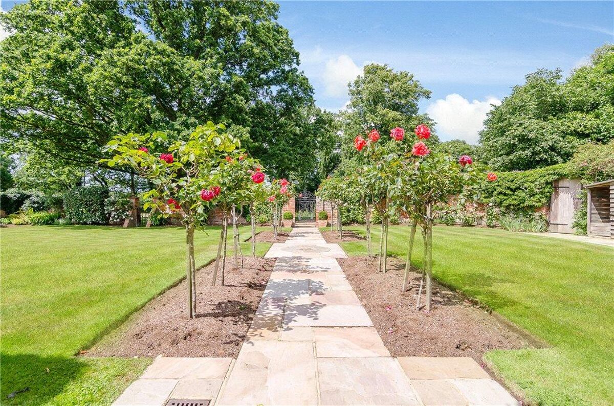 house for sale in Monks Alley, Binfield, Berkshire, RG42 ASC150261