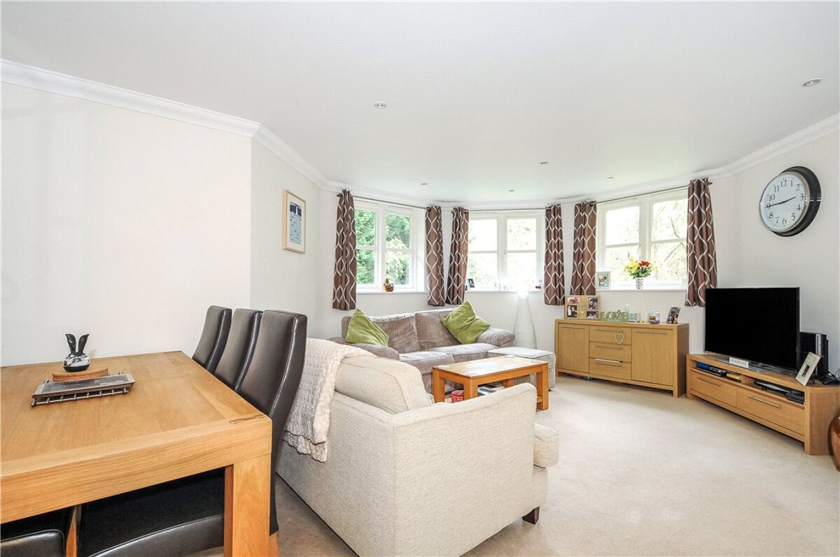 flat for sale in Chasemount, Snows Ride, Windlesham, Surrey, GU20