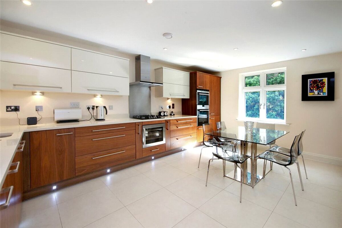 flat for sale in Villiers House, London Road, Sunningdale, Ascot, SL5