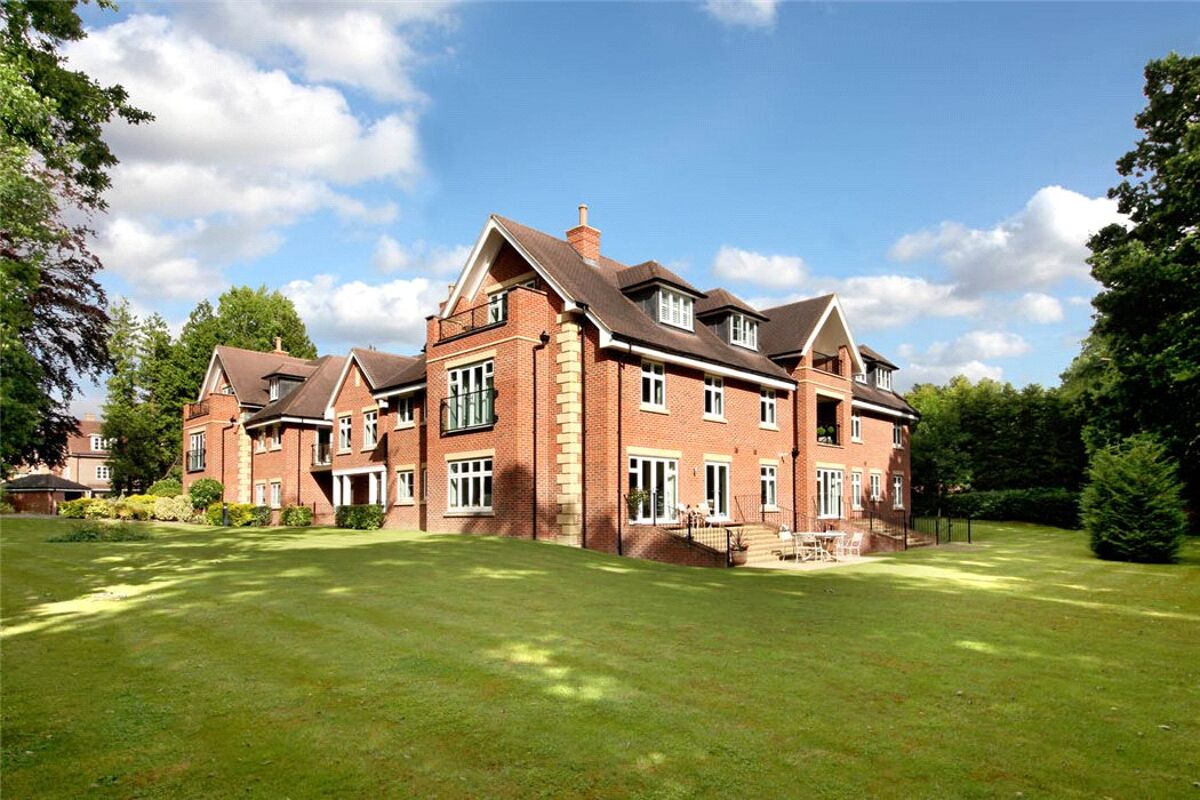 flat for sale in Villiers House, London Road, Sunningdale, Ascot, SL5