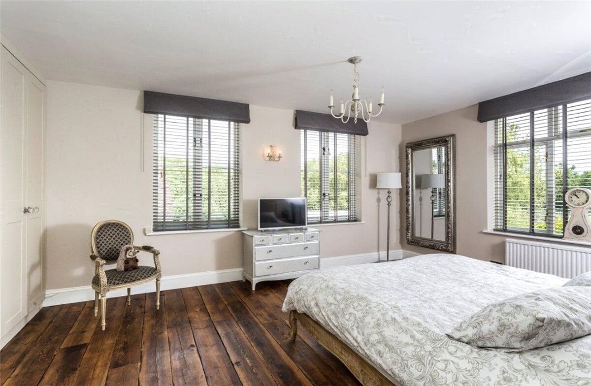 house for sale in Broadway Road, Lightwater, Surrey, GU18 ASC180098