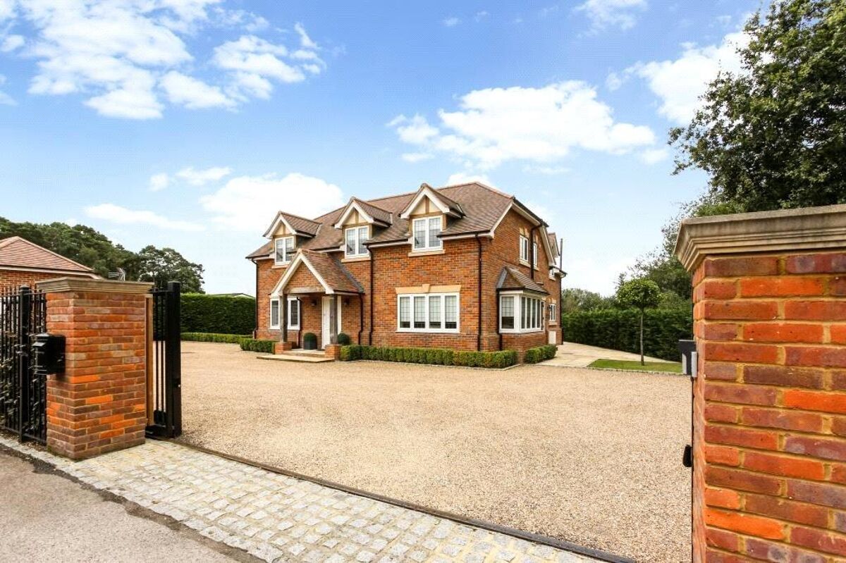 house for sale in Parkers Lane, Maidens Green, Bracknell, Berkshire