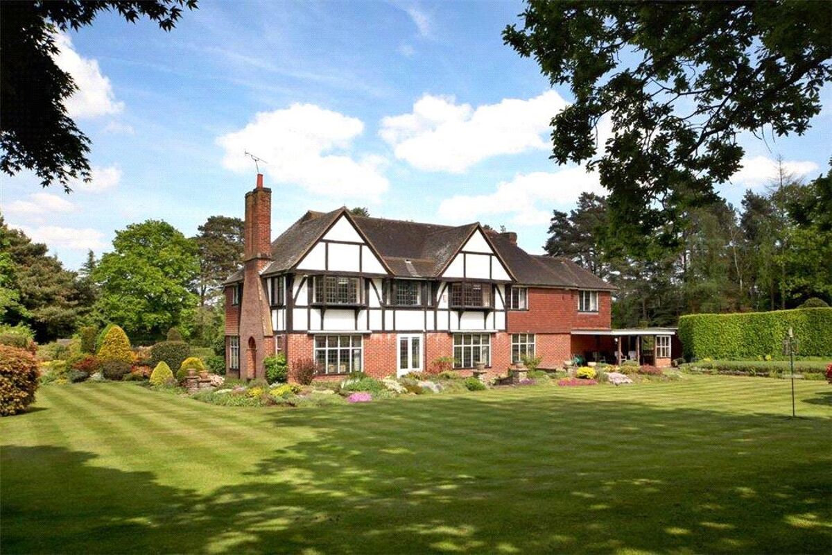house for sale in Sherbourne Drive, Wentworth, Berkshire, SL5 ASC190167 Knight Frank house for sale in Sherbourne Drive, Wentworth, Berkshire, SL5 ASC190167 Knight Frank