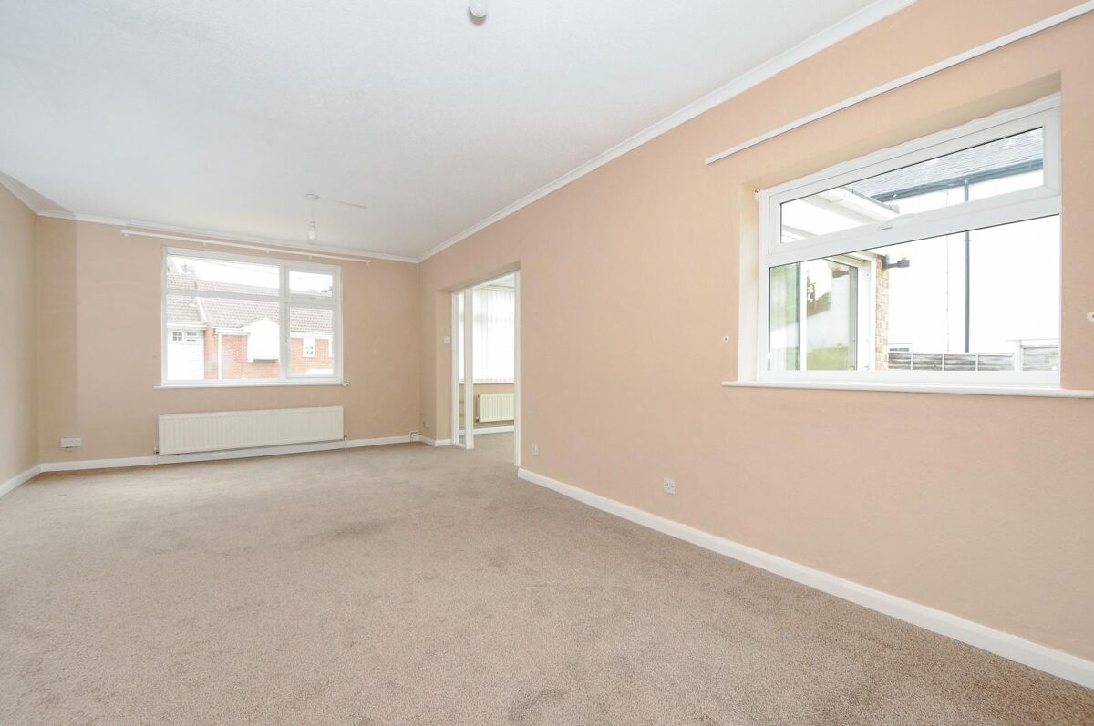 bungalow to rent in Chertsey Road, Windlesham, Surrey, GU20