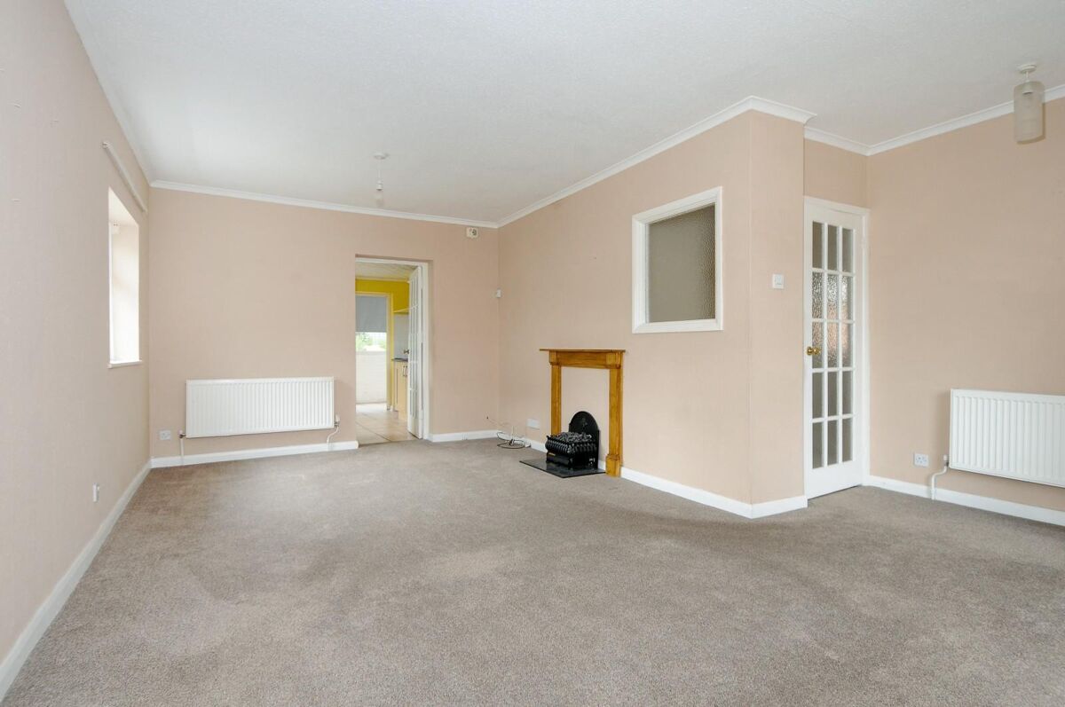 bungalow to rent in Chertsey Road, Windlesham, Surrey, GU20