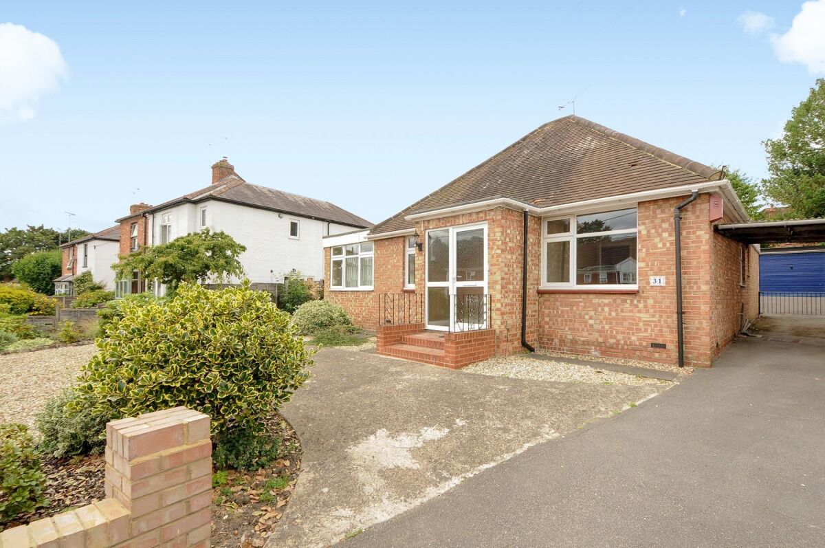 bungalow to rent in Chertsey Road, Windlesham, Surrey, GU20