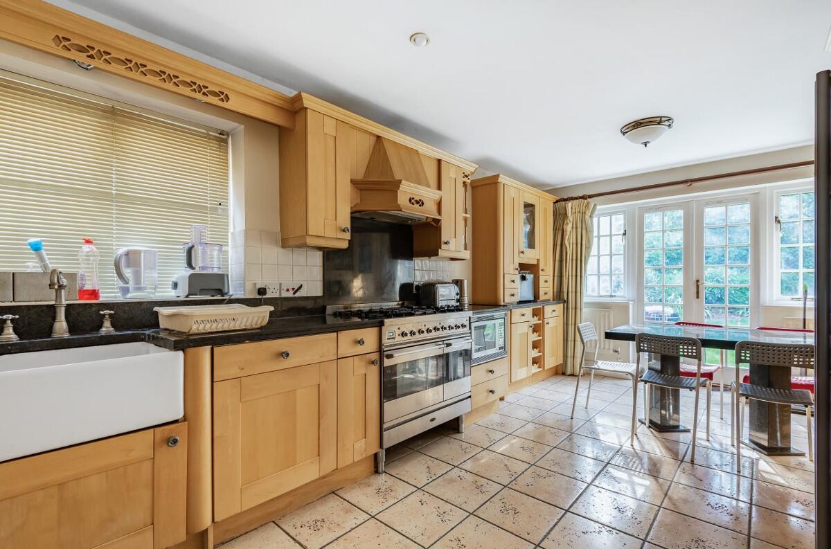 house to rent in The Avenue, Ascot, Berkshire, SL5 ASQ012185987