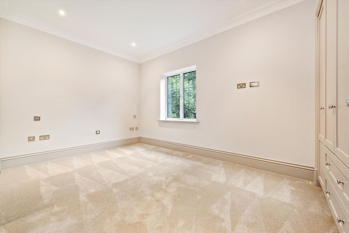 flat to rent in Brockenhurst Road, Ascot, Berkshire, SL5 ASQ012196325