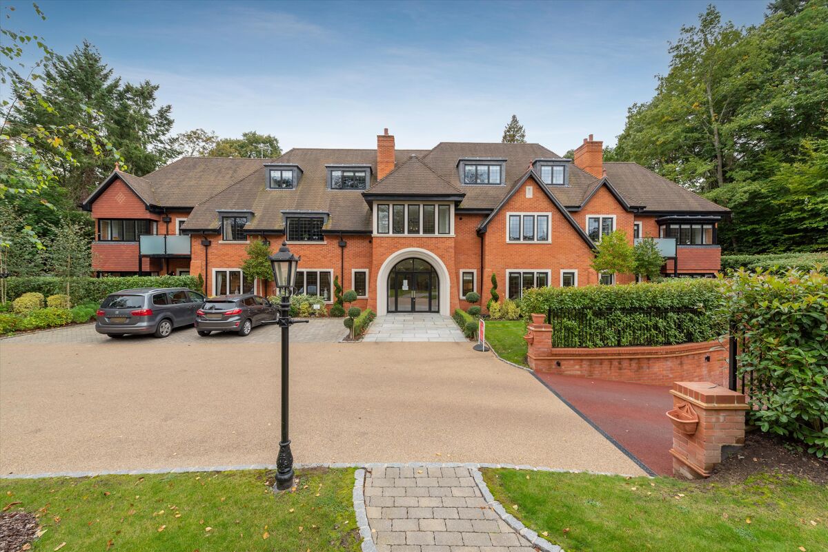 flat to rent in Brockenhurst Road, Ascot, Berkshire, SL5 ASQ012196325