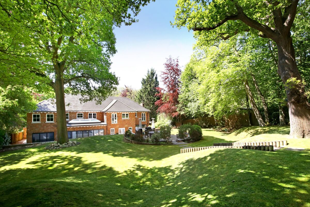 house to rent in Long Bottom Lane, Seer Green, Beaconsfield