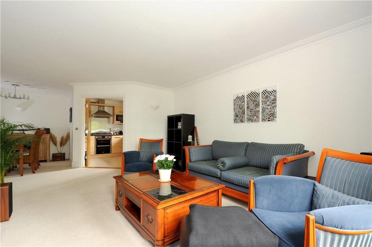 flat to rent in Red Gables, St. Lane, Ascot, Berkshire, SL5