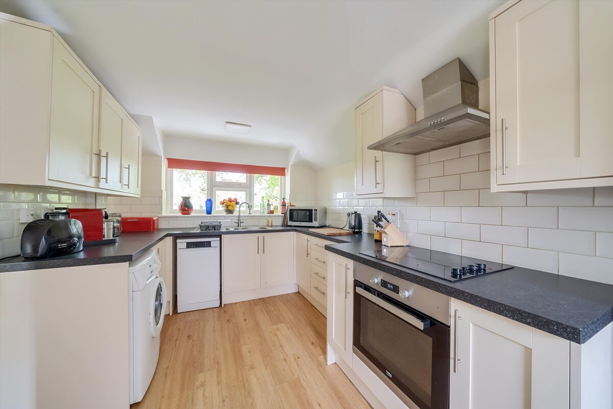 flat to rent in Bagshot Road, Ascot, Berkshire, SL5 ASQ012356894