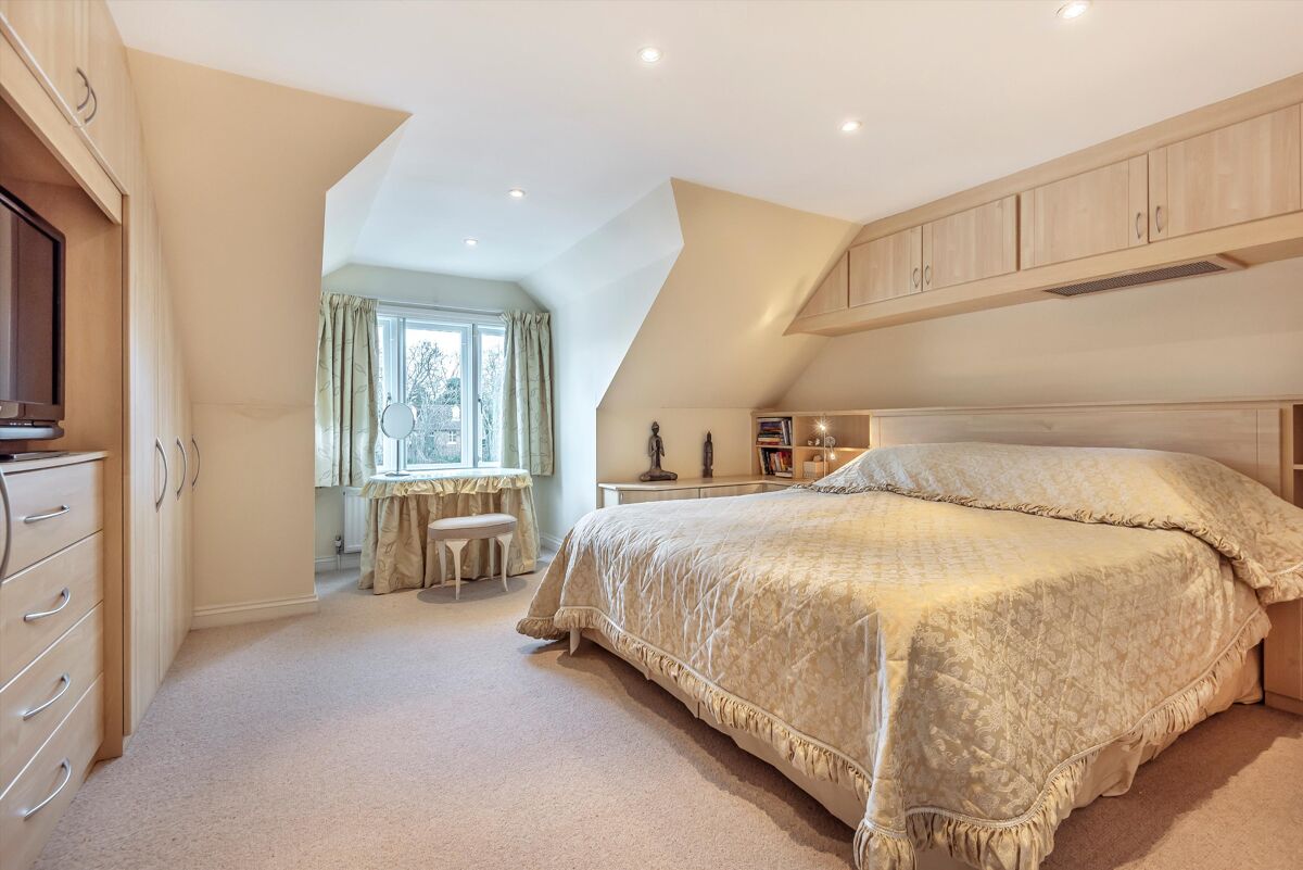 house to rent in Ham Island, Old Windsor, Windsor, Berkshire, SL4 ASQ012356946 Knight Frank