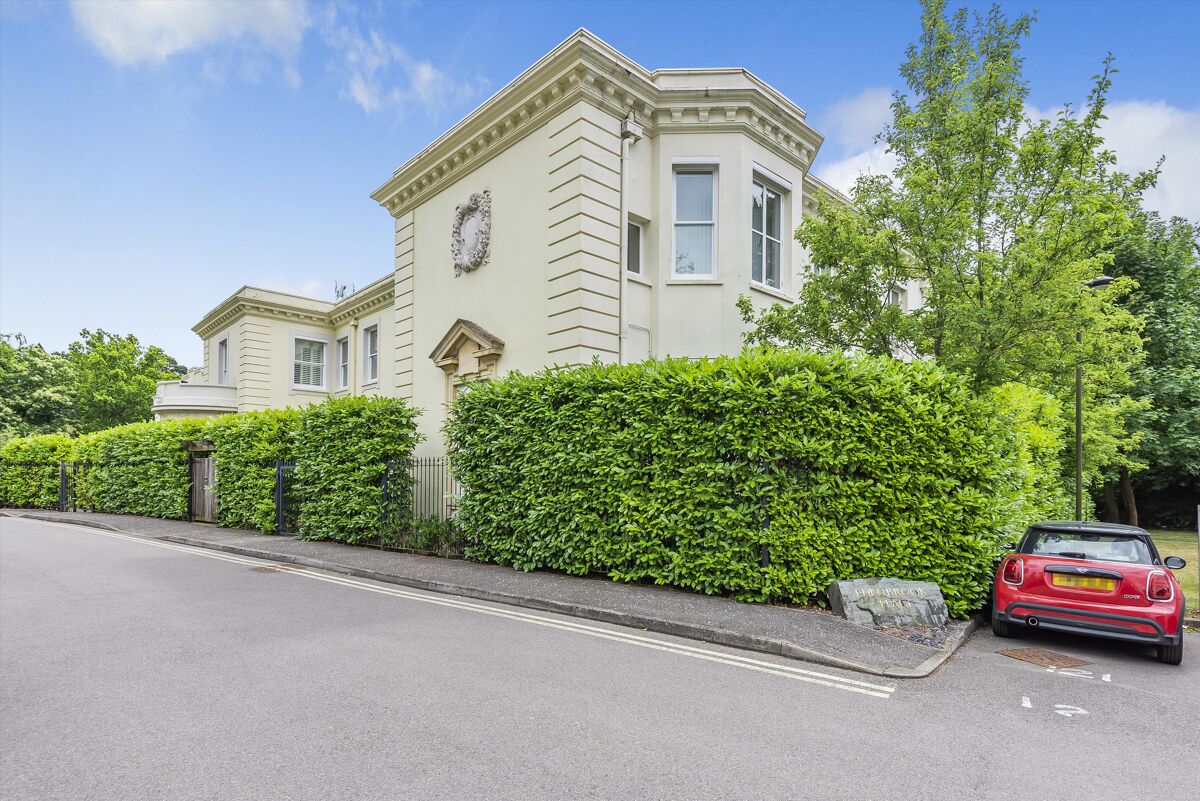 flat to rent in Edenbrook Place, Brook Avenue, Ascot, Berkshire, SL5