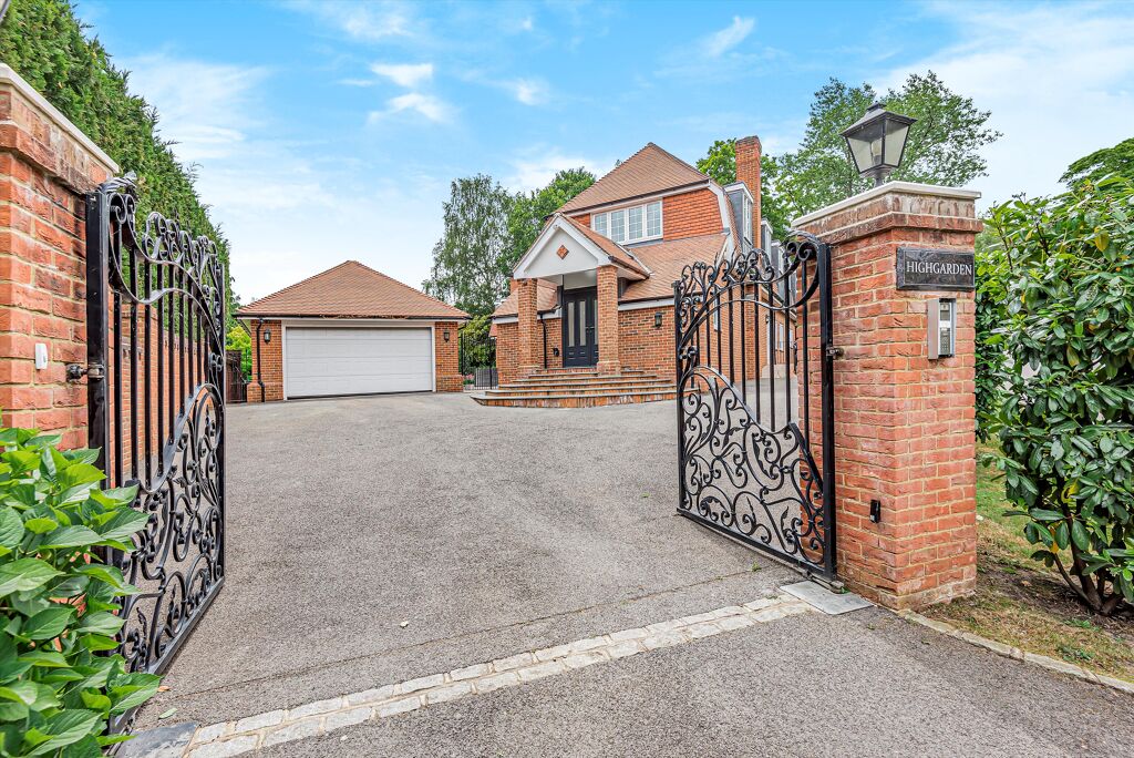 Image of Titlarks Hill, Ascot, Berkshire, SL5