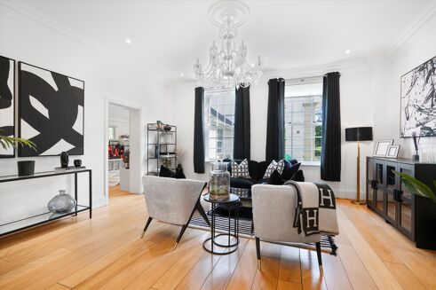 Picture of 8 bedroom house for rent.