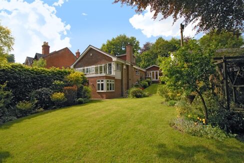 Picture of 4 bedroom house for rent.