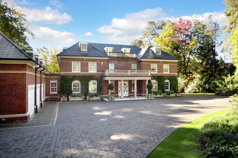 Picture of 6 bedroom house for rent.