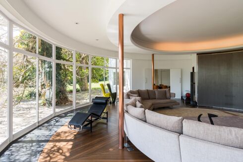 Picture of 6 bedroom house for rent.