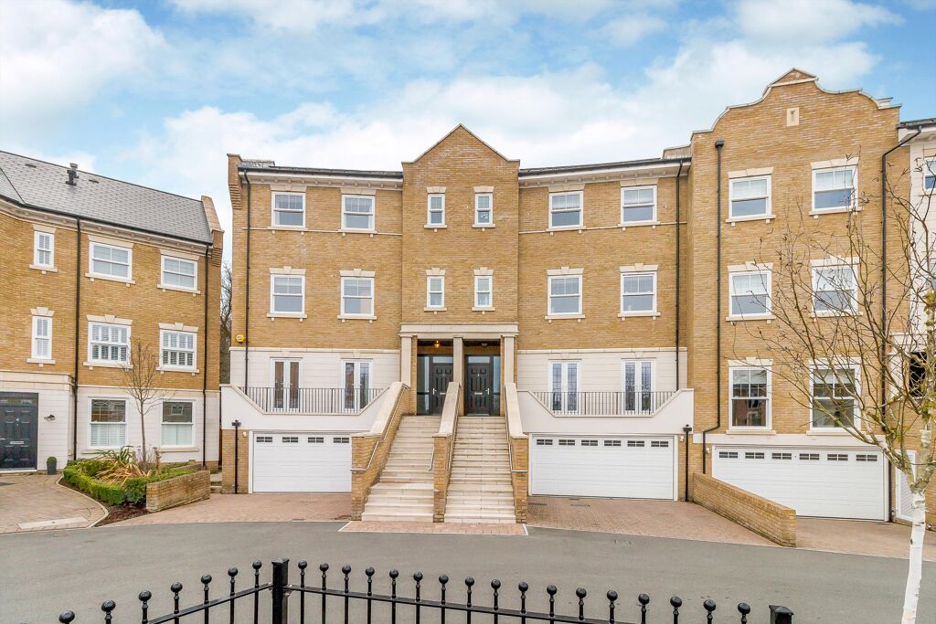 Image of Beechcroft Close, Ascot, Berkshire, SL5