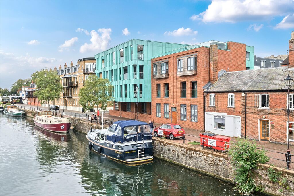 Image of Thames Side, Windsor, Berkshire SL4
